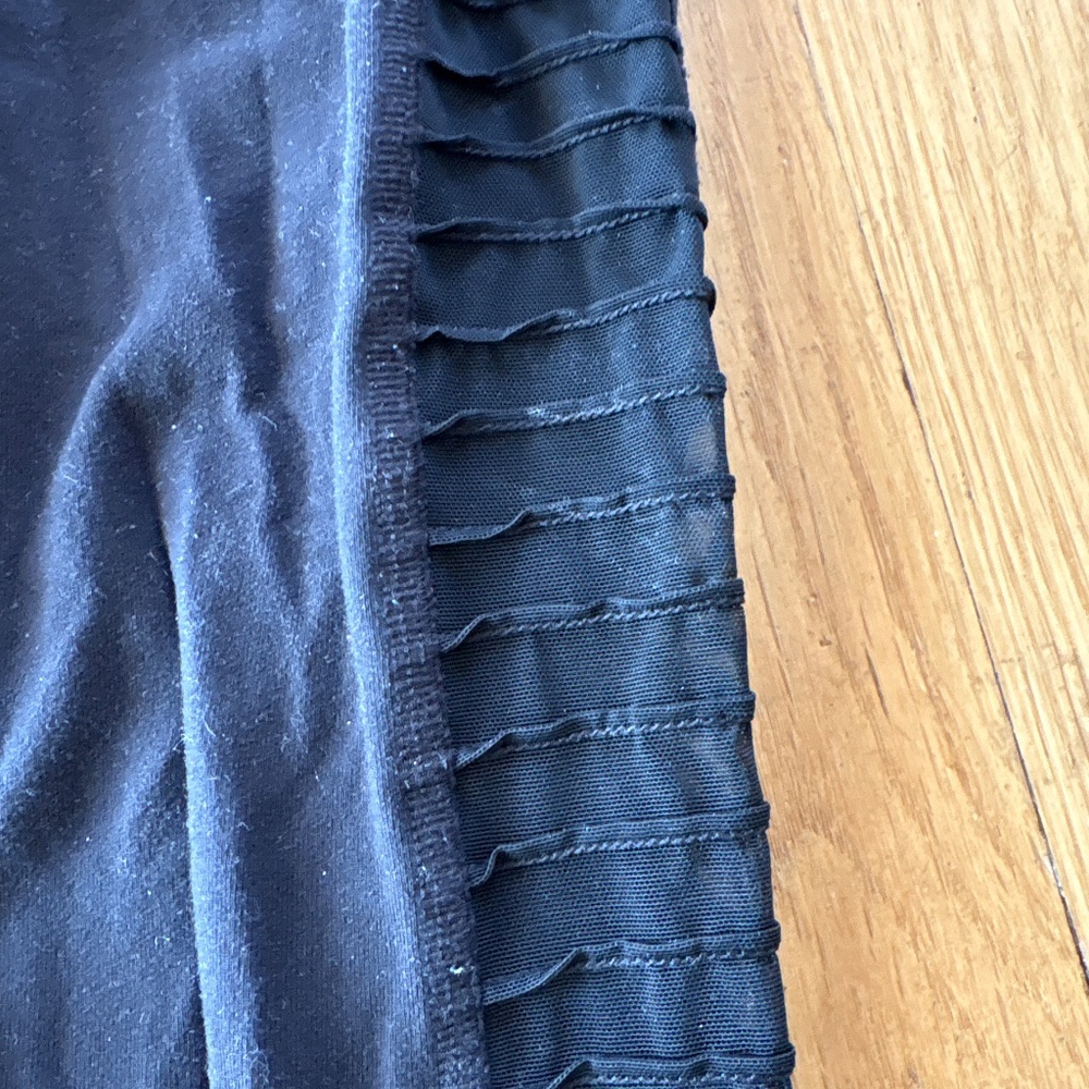 ALO Yoga black leggings with mesh paneling XS - Picture 2 of 3